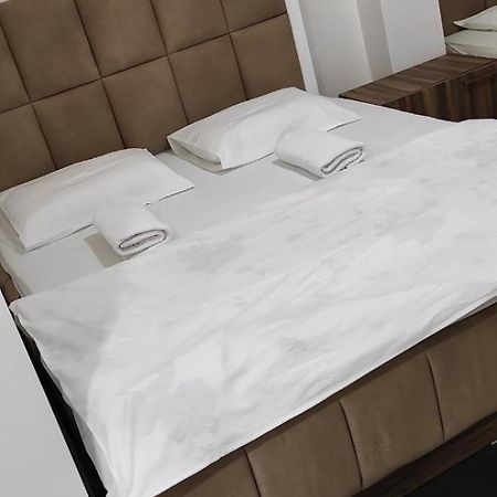 Hotel Heimli Prishtinë Luaran gambar